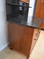 komoda z lustrem i kamiennym blatem sypialnia - obrazek 13