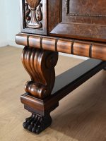 biurko na lwich łapach - obrazek 12