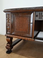 biurko na lwich łapach - obrazek 9