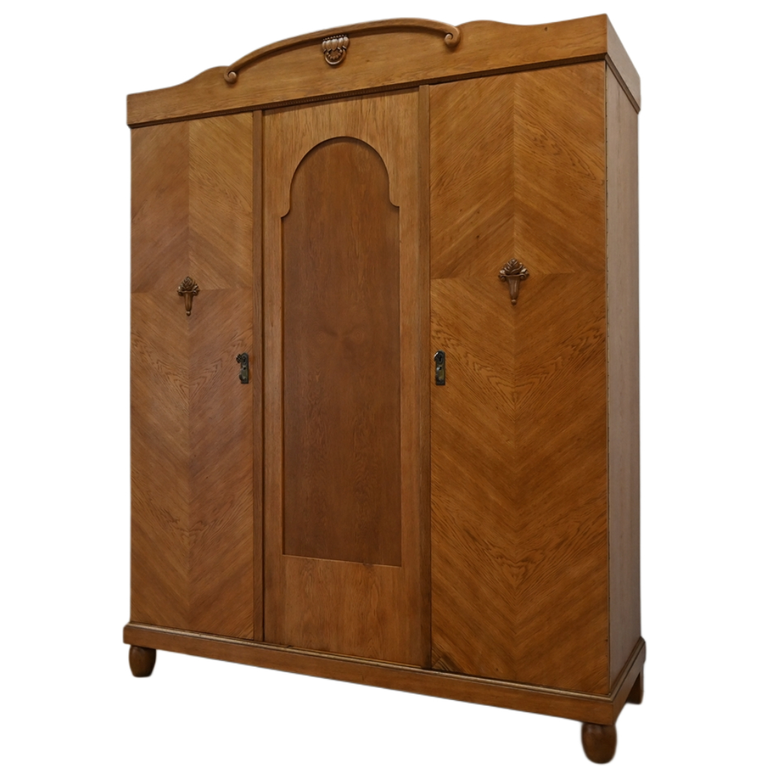 25100701 (0) drewniana trzydrzwiowa szafa - obrazek 1