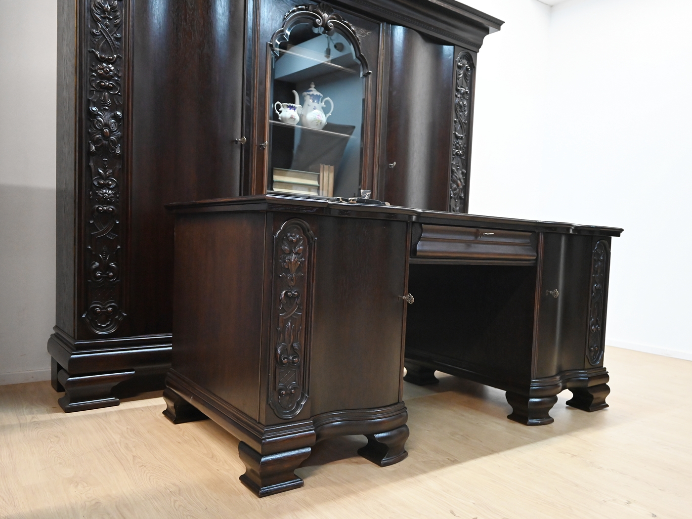 25101005 (8) biurko międzywojenne - obrazek 1