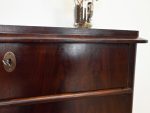 mahoniowa komoda z 1880 roku - obrazek 10