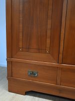 wysoka szafa z intarsjami - obrazek 6