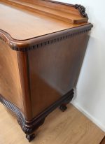 długa orzechowa komoda rozbierana - obrazek 10