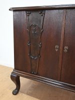 śliczna mała komoda na wysokich nogach - obrazek 9