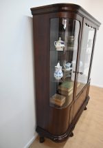 serwantka witryna gięta orzechowa - obrazek 5