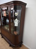 serwantka witryna gięta orzechowa - obrazek 6