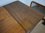duży rozkładany drewniany stół - obrazek 13