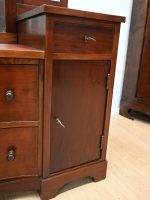 mahoniowa toaletka z bocznymi lustrami - obrazek 13