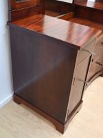 mahoniowa toaletka z bocznymi lustrami - obrazek 4