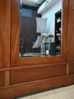 duża orzechowa szafa z lustrem - obrazek 11