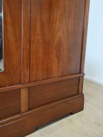 duża orzechowa szafa z lustrem - obrazek 12