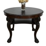 orzechowy stół na lwich łapach