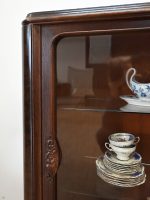 witryna serwantka ze szklanymi półkami - obrazek 10