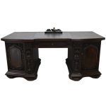 okazałe kancelaryjne biurko