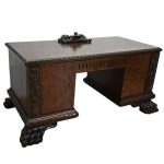 biurko na lwich łapach