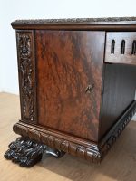 biurko na lwich łapach - obrazek 9