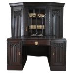 biblioteka i biurko międzywojenne