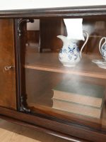 niska witryna z suwanymi szybami - obrazek 11