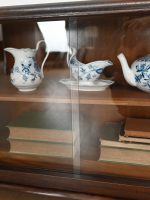 niska witryna z suwanymi szybami - obrazek 13