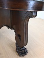 duży okrągły stolik z marmurem - obrazek 7