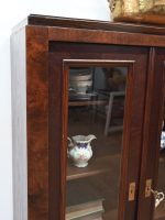 orzechowa witryna z około 1900 roku - obrazek 3