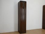 słupek wysoka wąska szafka z półkami - obrazek 4