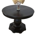 okrągły stolik na jednej nodze