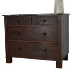 komoda z czterema szufladami