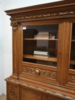 duża biblioteka orzechowa - obrazek 7
