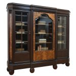pięknie oszklona biblioteka