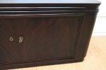 ciemna mahoniowa szafka art deco pod tv - obrazek 6