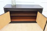 ciemna mahoniowa szafka art deco pod tv - obrazek 9