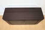 ciemna mahoniowa szafka art deco pod tv - obrazek 10