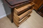 mahoniowa komoda z ok 1880 roku - obrazek 13