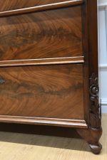 mahoniowa komoda z ok 1880 roku - obrazek 5